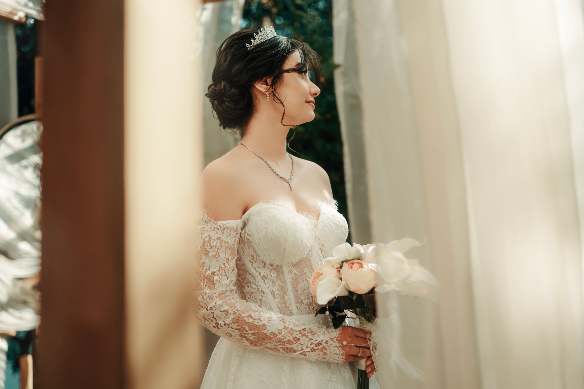 How to Choose a Wedding Dress Silhouette